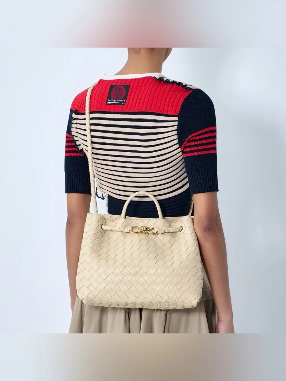 BOTTEGA VENETA Andiamo medium top handle Intrecciato leather shoulder bag
